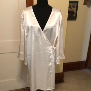 Cherie lingerie robe in white poly size L